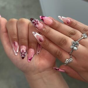 13+ Aesthetic Floral Nails